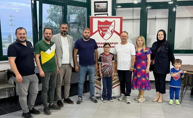 Orhaniyespor 的国家国际象棋运动员 Zeynep Sönmez 被派往爱尔兰